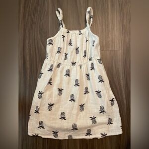 Cat & Jack Girls Cream Dress with Black Pineapple Print and pockets size 5T